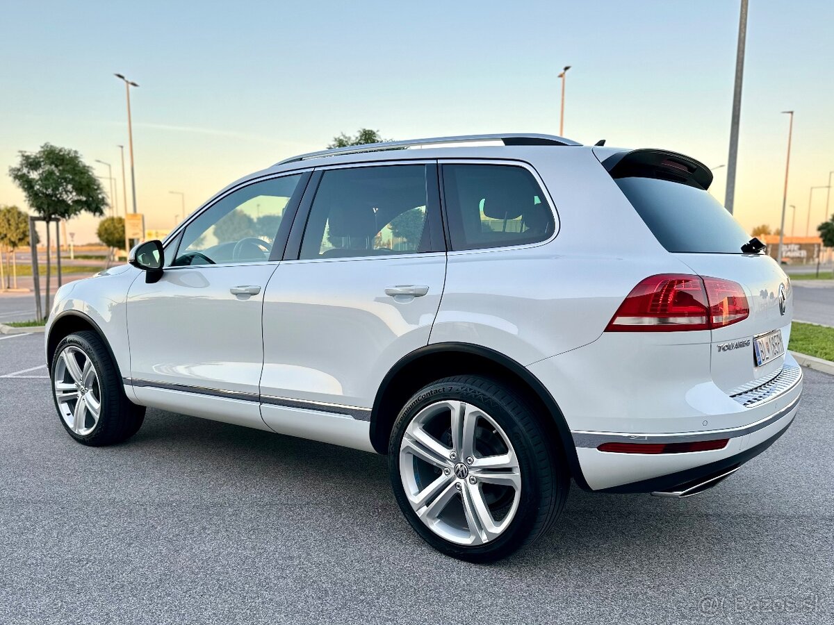 VW Touareg 3.0 TDI V6 221 kW R-Line – vzduch, Webasto, pano