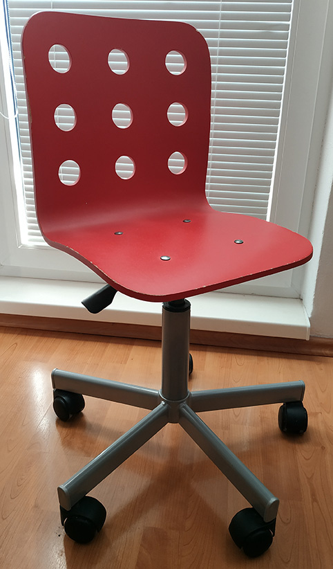 Predám otočnú stoličku IKEA Jules 2x