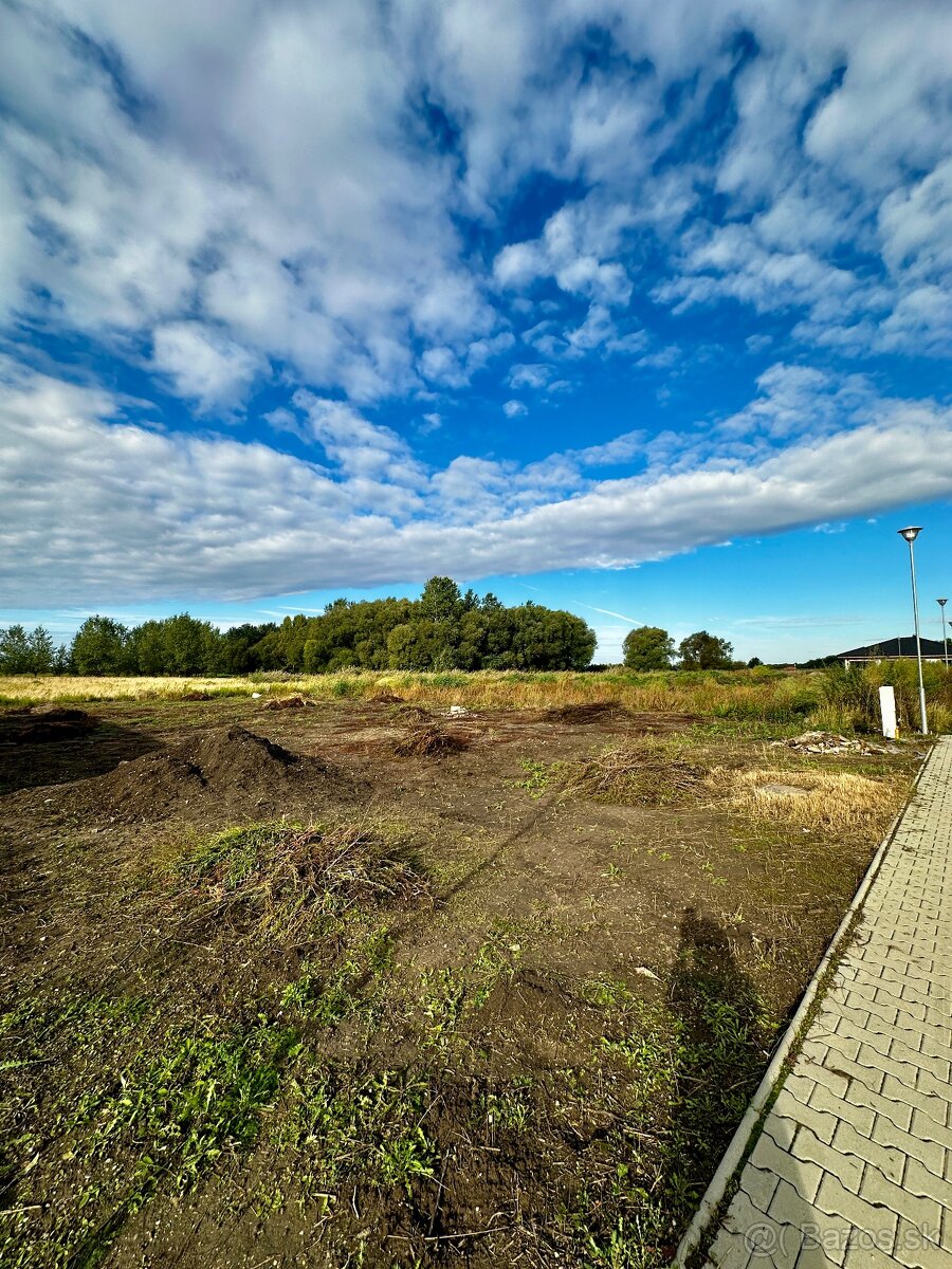 Pozemok Jazerné pole - Skalica