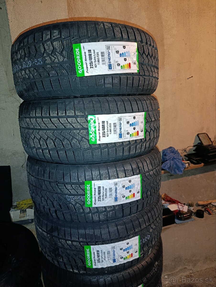 225/40 R 18 Goodrige