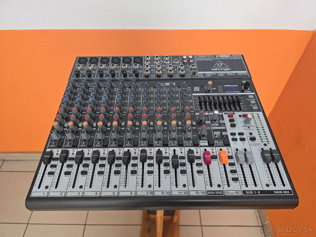 Mixer behringer x1832 USB