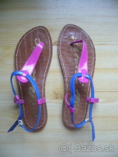 Farebné sandále
