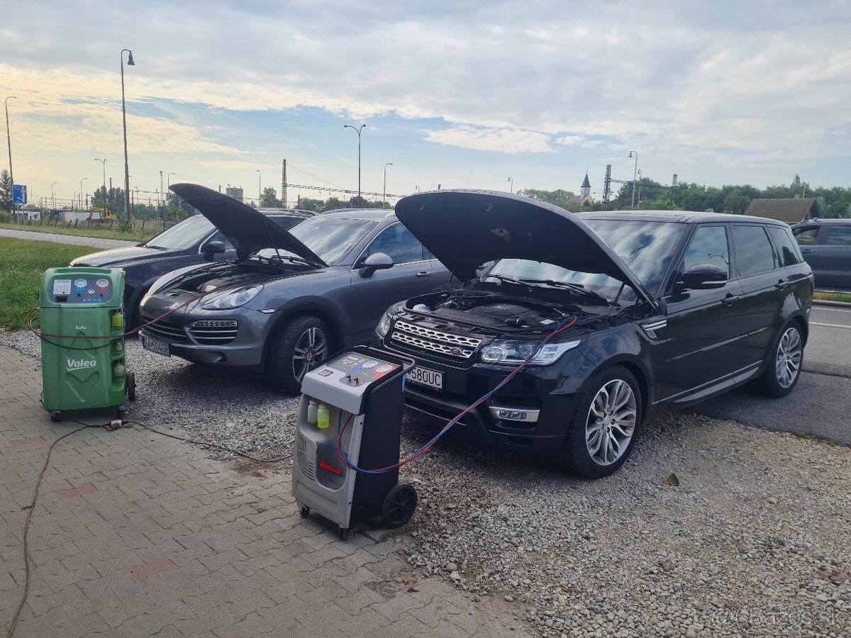 Plnenie servis autoklimatizacii