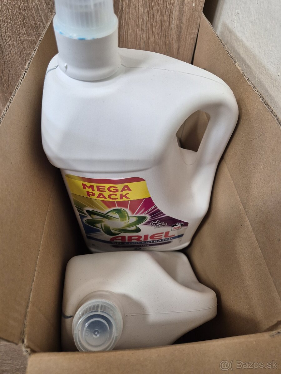 Prací gél ARIEL 5L. Práčka.