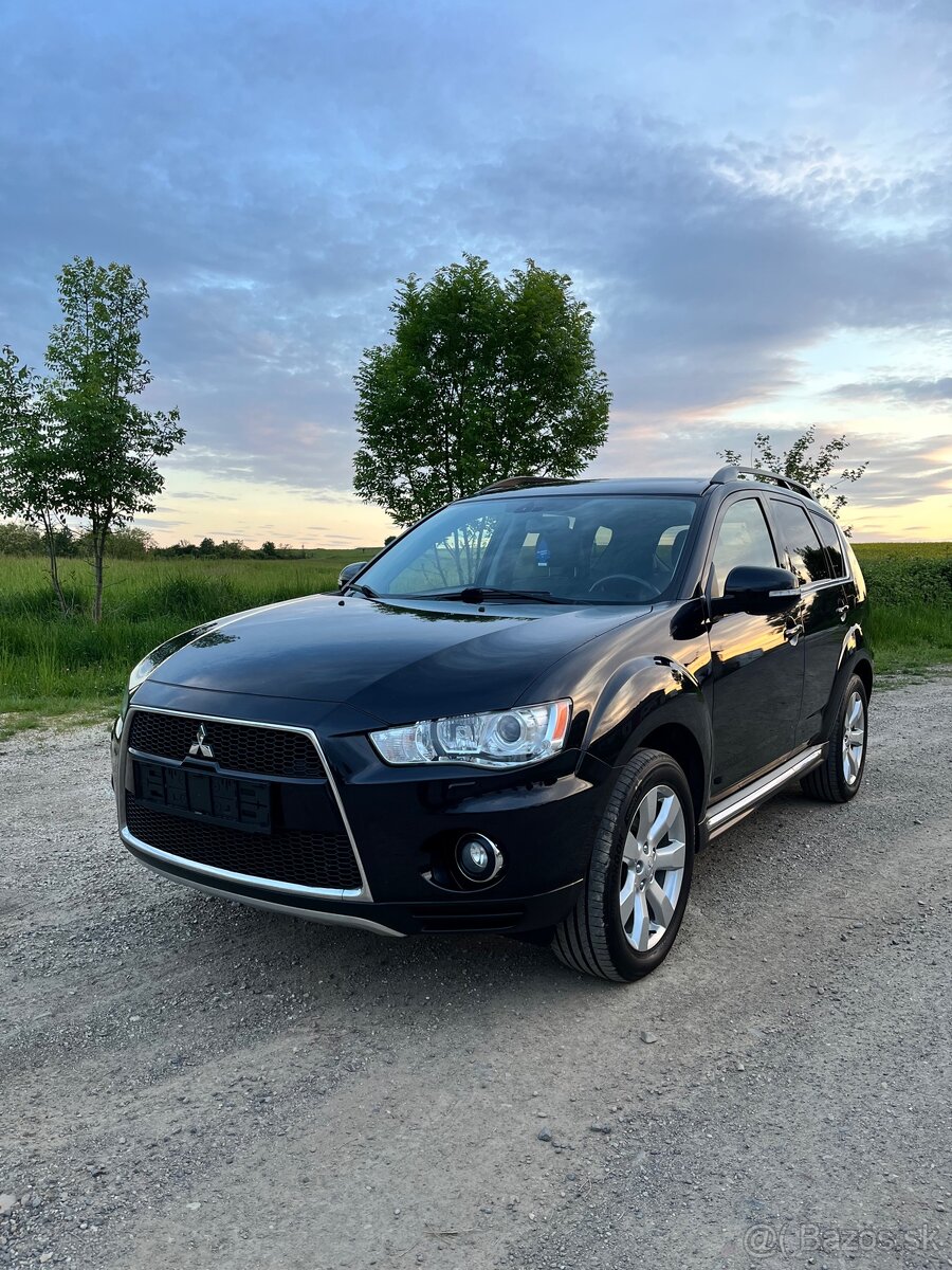 Mitshubishi Outlander 2.2. D.I.D. 130kw 4x4 7.miestne