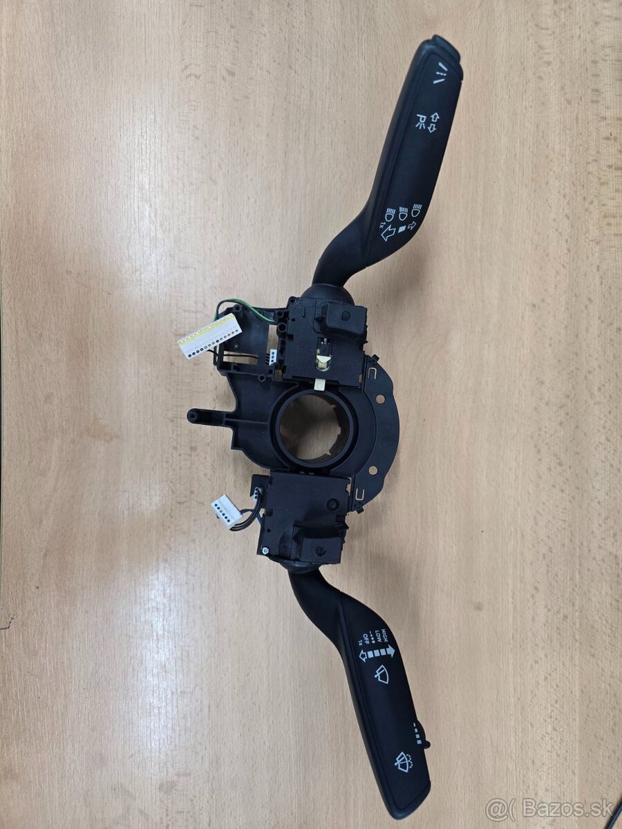 Páčky pod volantom Audi A6 A8 A5 A4 4G8953502M