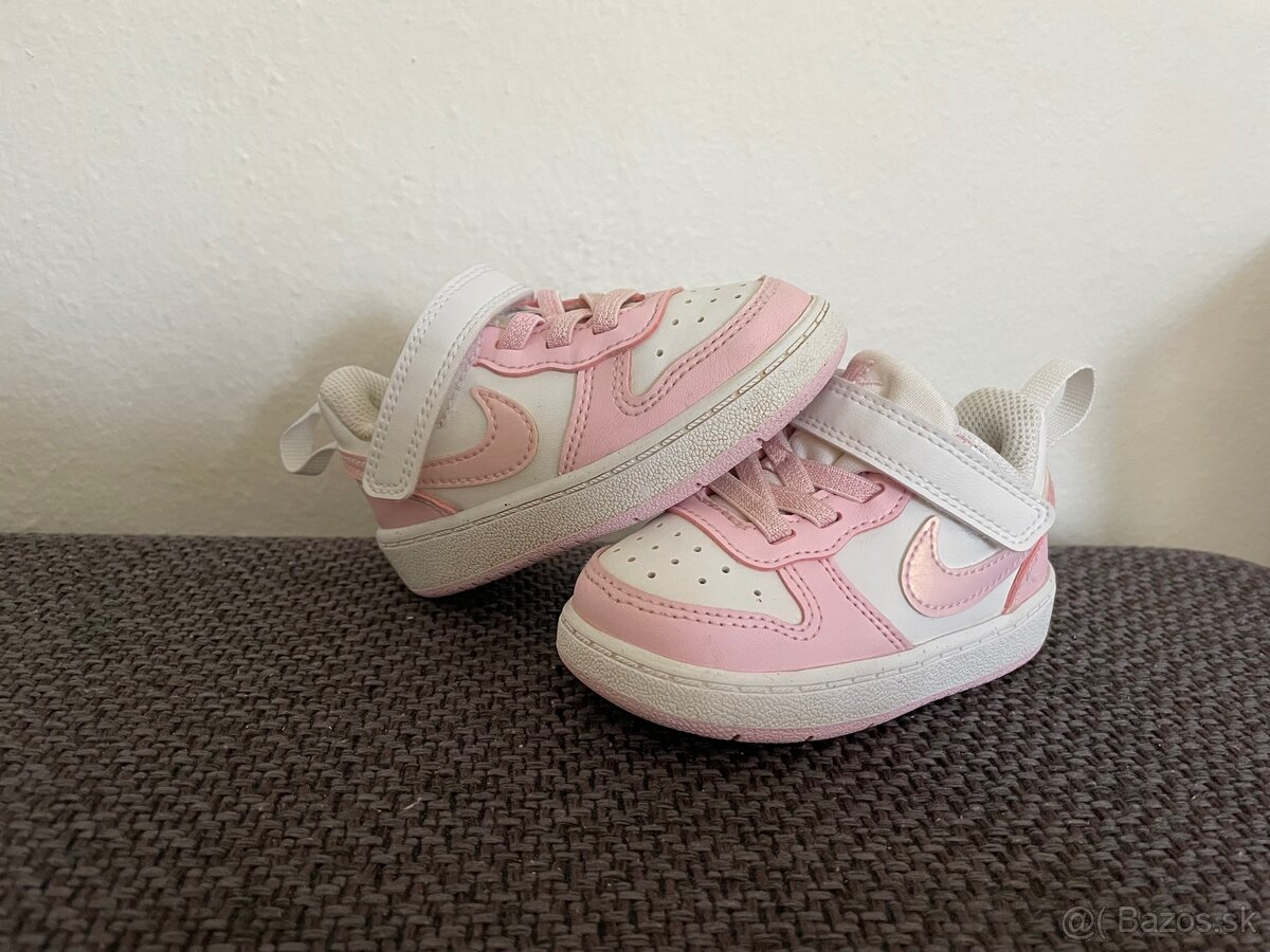 Detsky tenisky Nike (r. 21)
