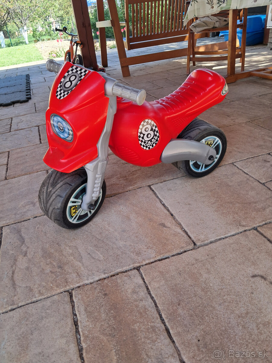 Predám plastové odrážadlo - motorku