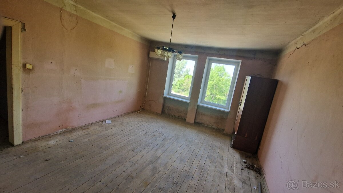 Štúrovo, Železničný rad, 2i byt, 81 m2