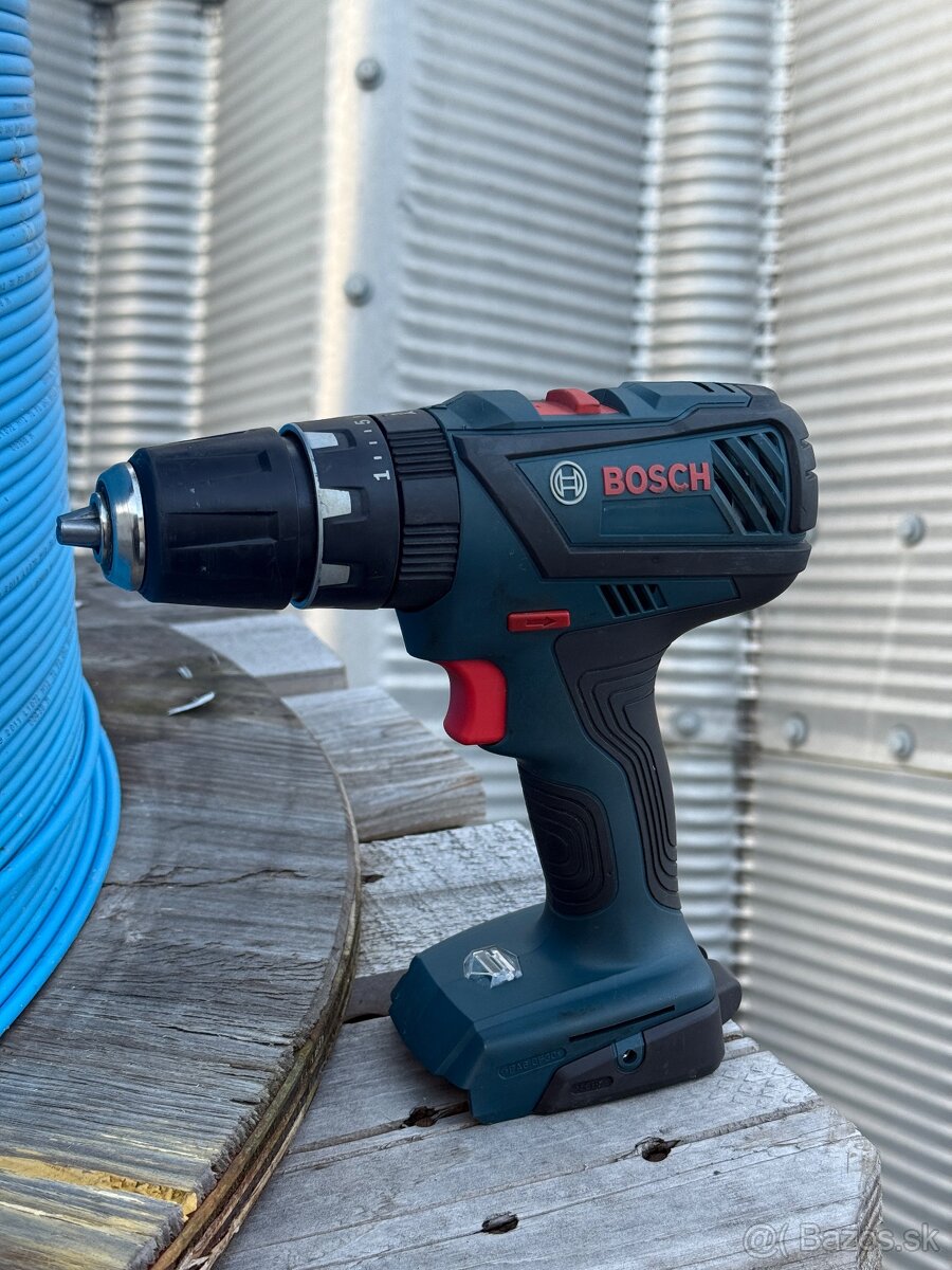 AKU skrutkovač s príklepom Bosch