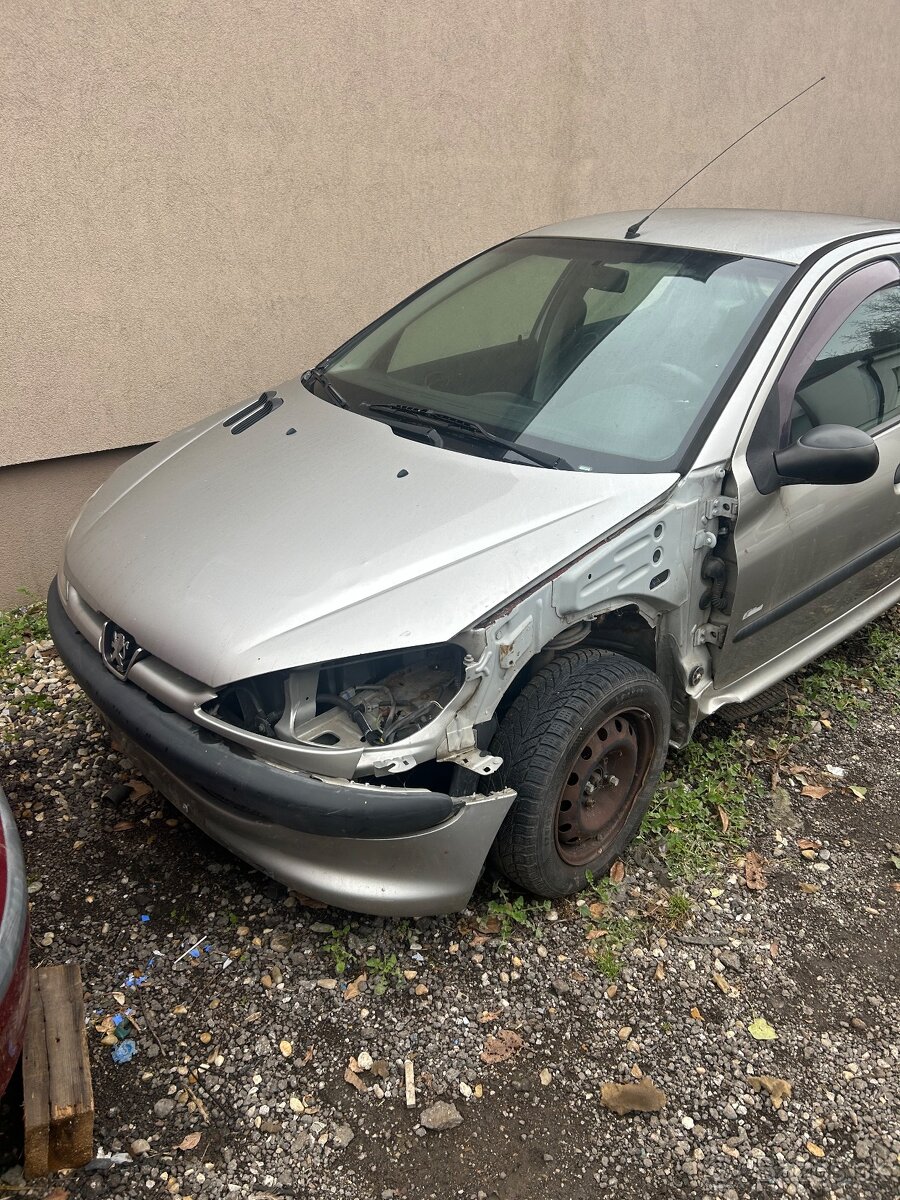 Peugeot 206 1.4 benzin