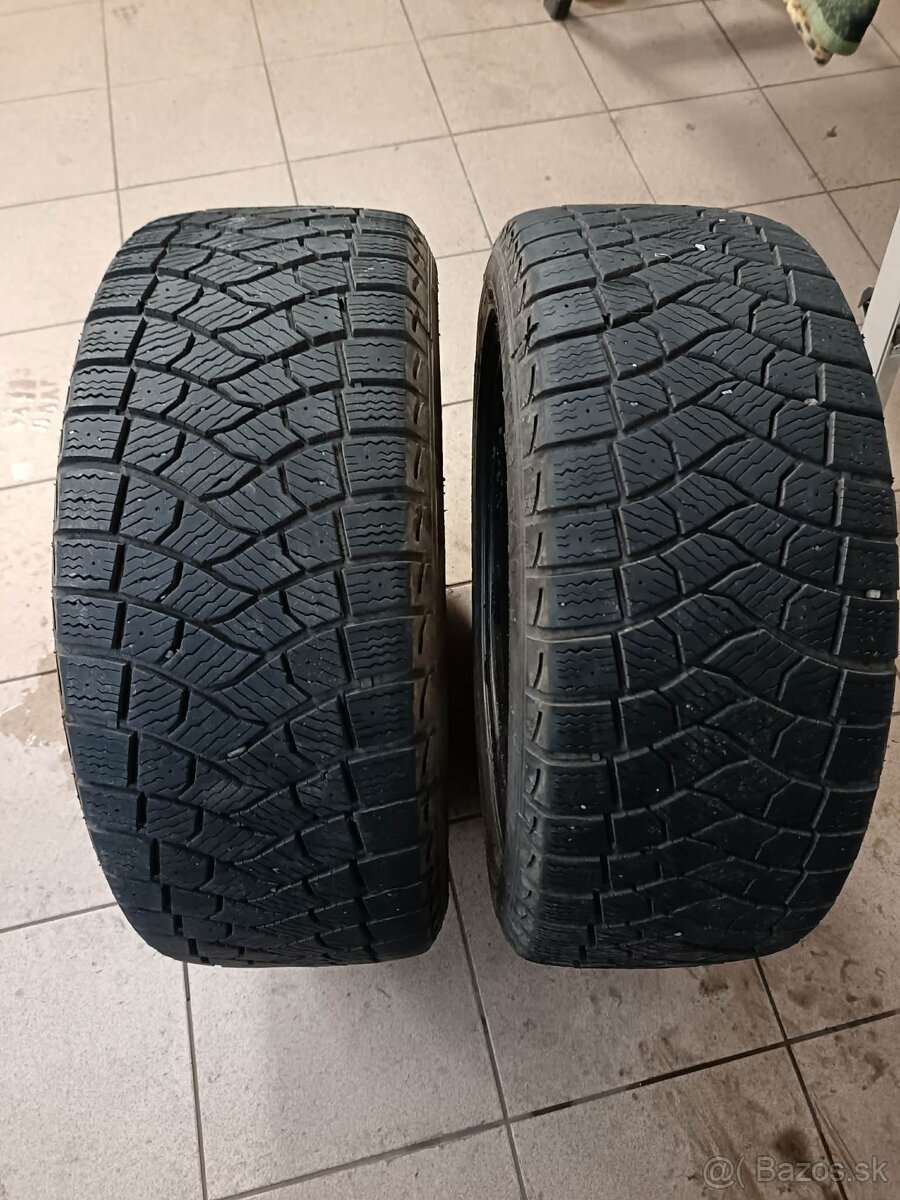 Predám zimné 225/45 R17
