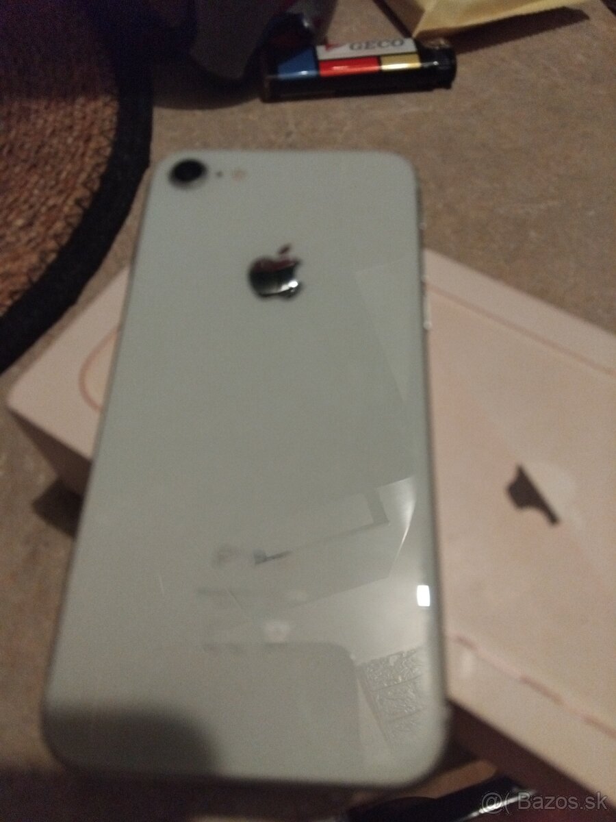 Predám iphone 8