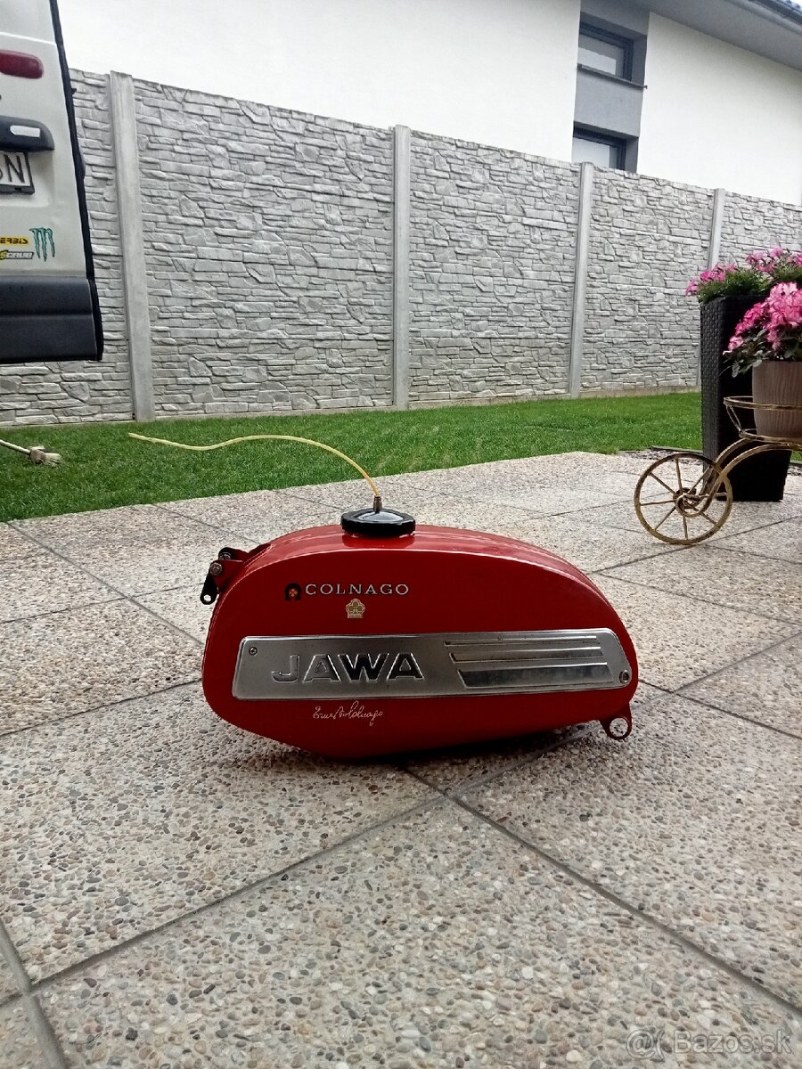 Jawa 634 nádrž