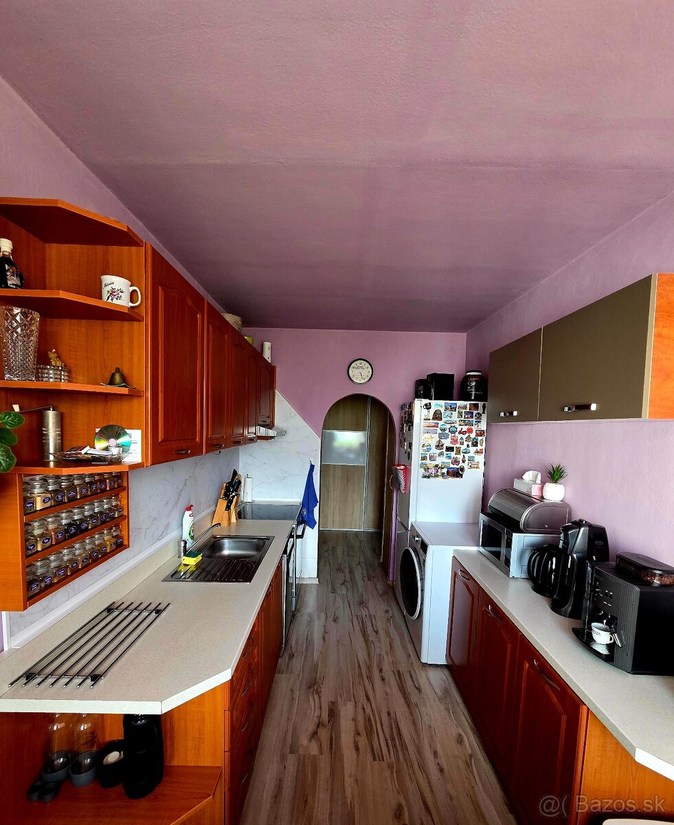 Byt na predaj - 4 izbový