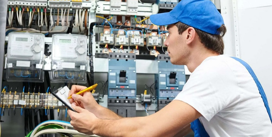 Revízny technik elektrických zariadení