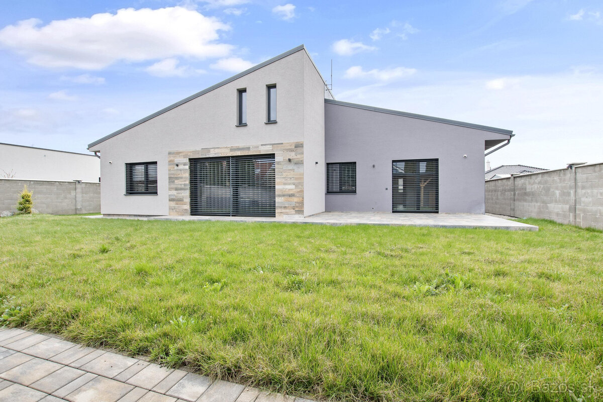 Na predaj moderne zariadená 5-izbová rodinná vila s veľkory