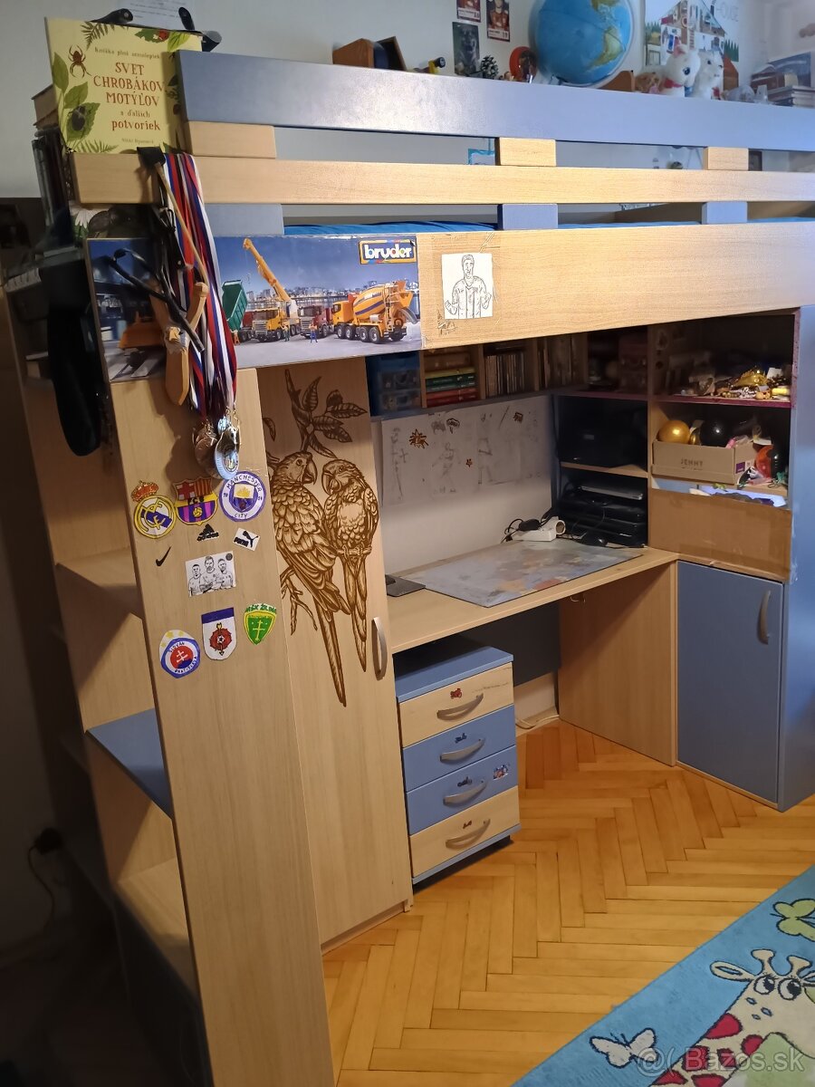 Poschodová posteľ