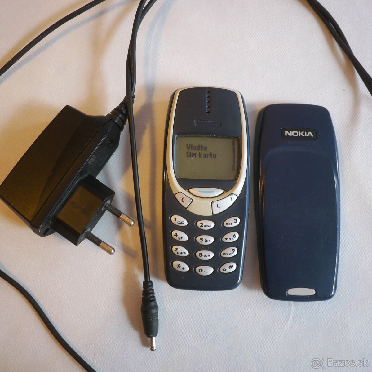 Nokia 3310 s nabíjačkou