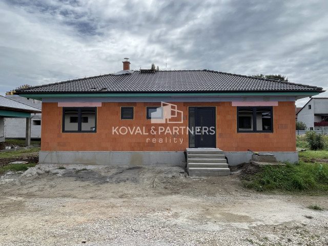 4 izbová novostavba Bungalovu - Veľké Zálužie