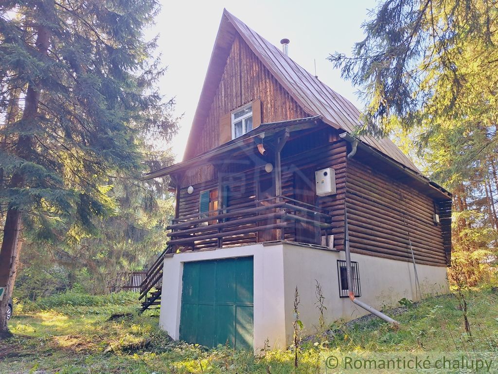Útulná chata v tichom lesíku pri obci Olešná