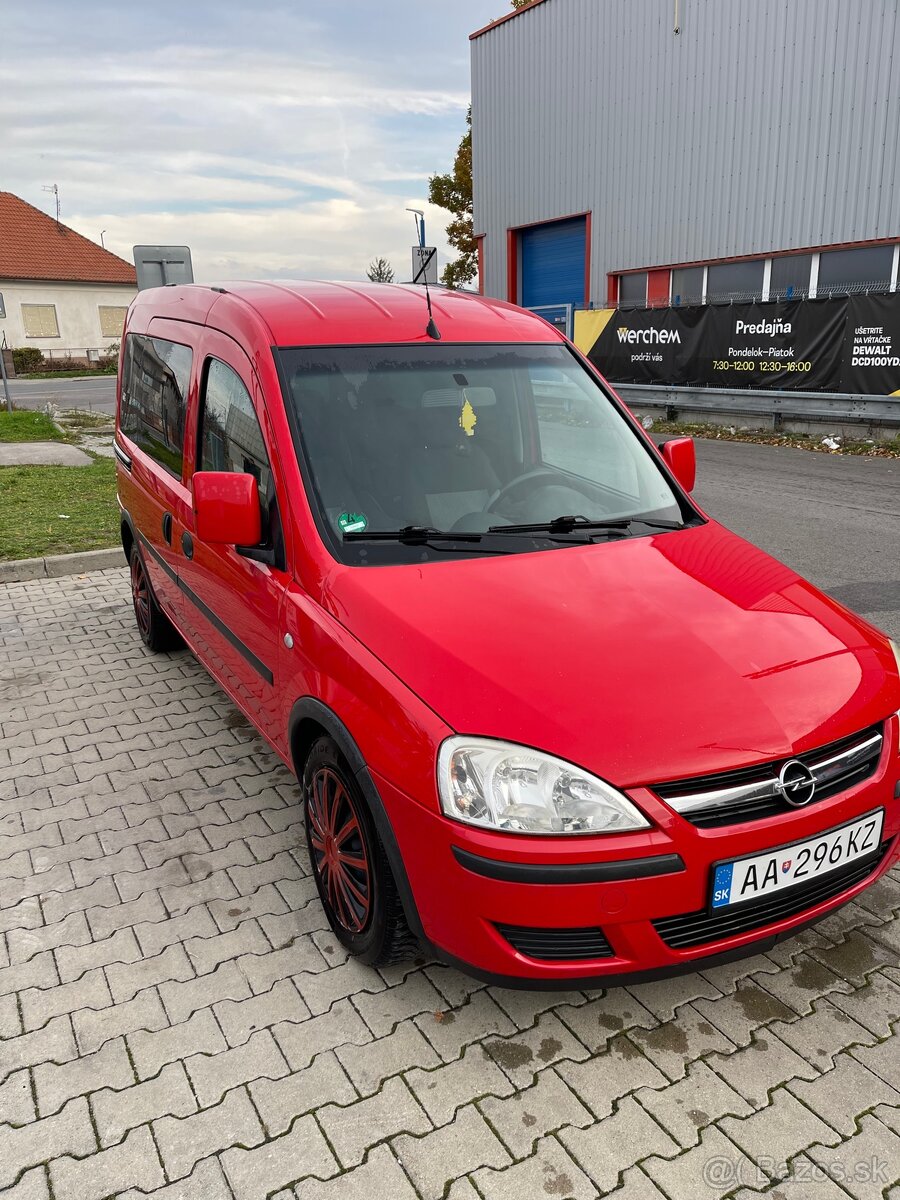 Predam Opel Combo 1.3cdti 2010