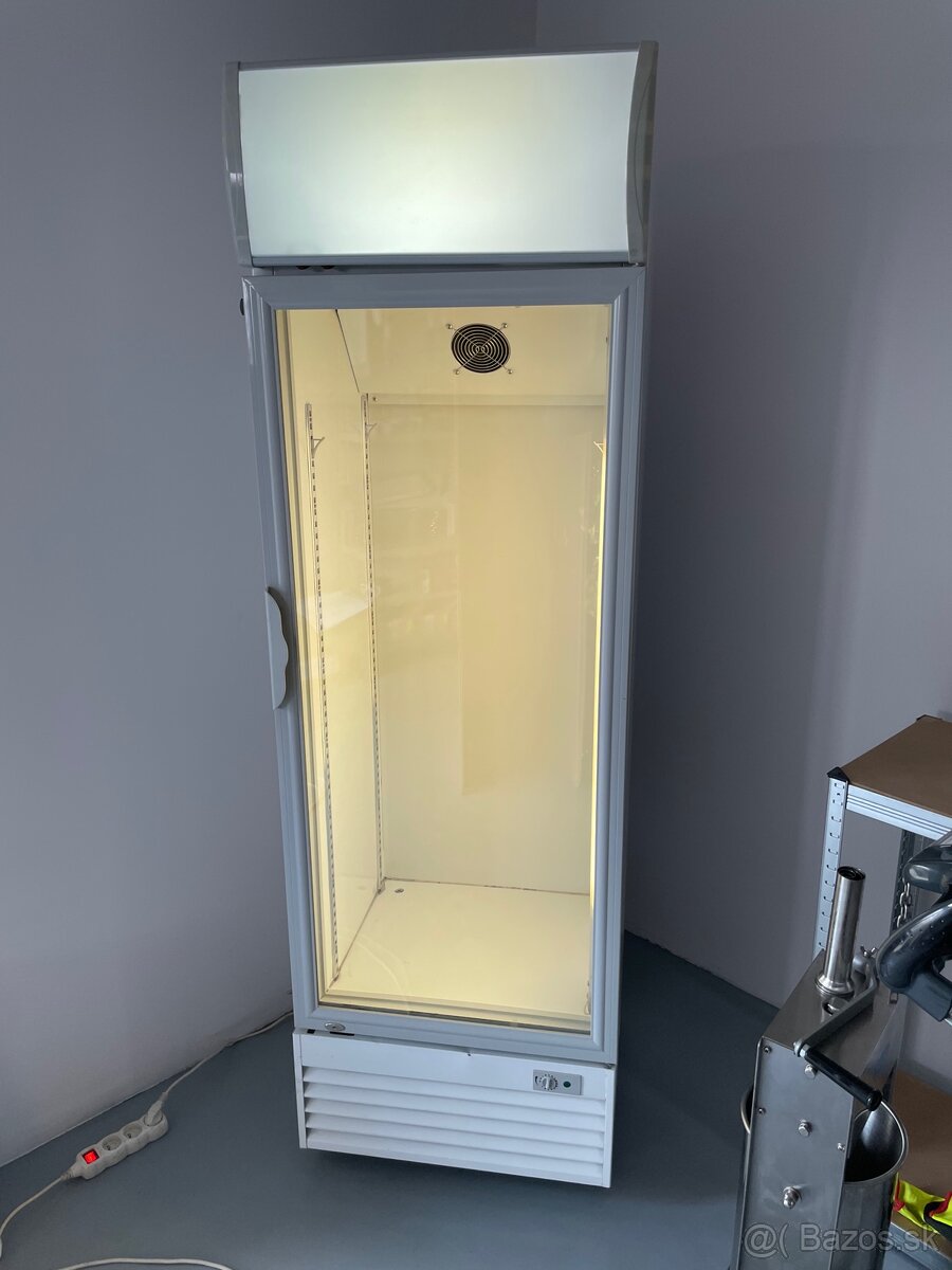 Presklenná chladnička