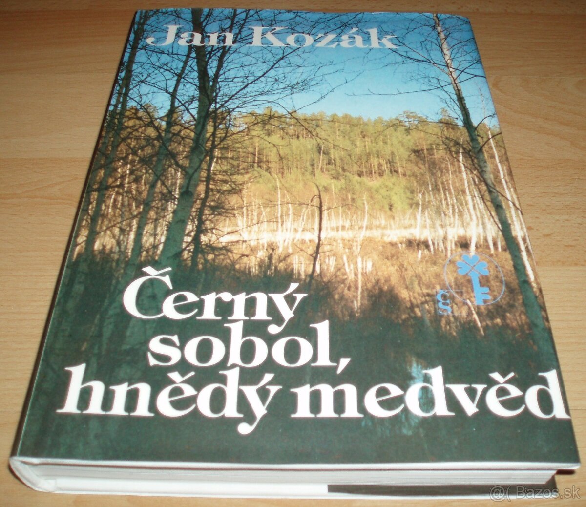 Černý sobol, hnědý medvěd