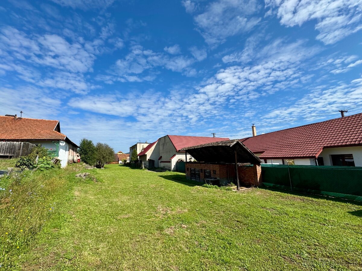 Na predaj stavebný pozemok v obci Dobrá Niva