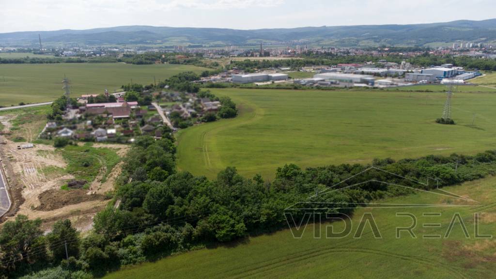 Na predaj pozemok v Pezinku o výmere 3860 m2