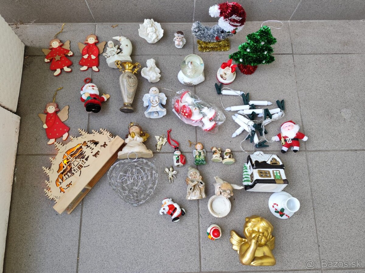 Predám týchto 33 ks Vianočných dekorácií. CENA ZA VŠETKO: 14