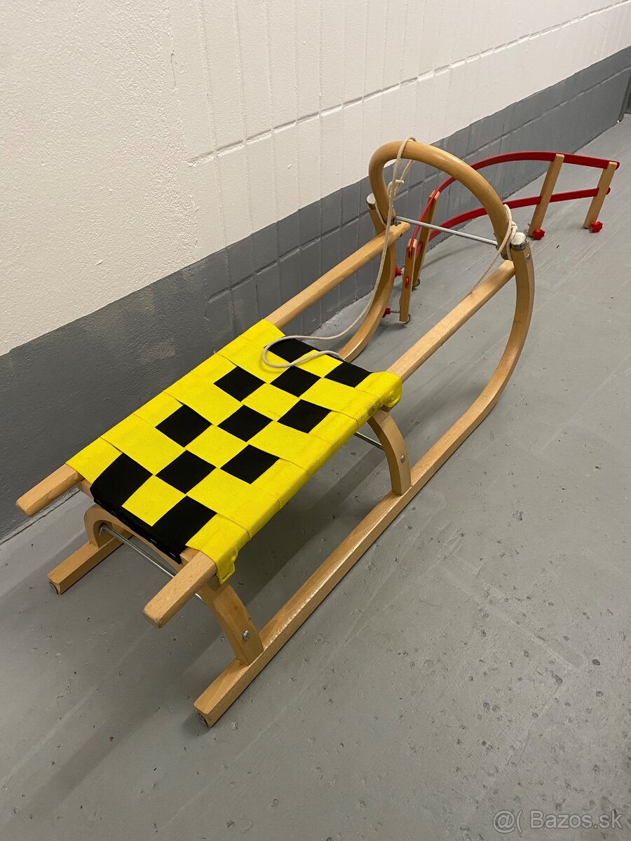 Sanky s odopinatelnou opierkou