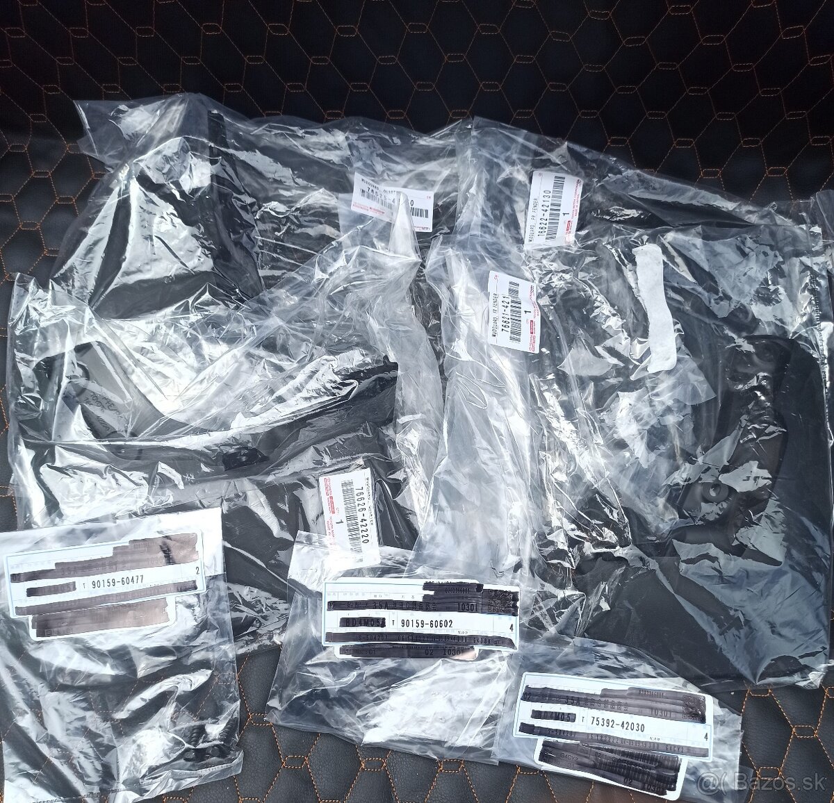 Sada zásteriek OEM Toyota RAV4 V