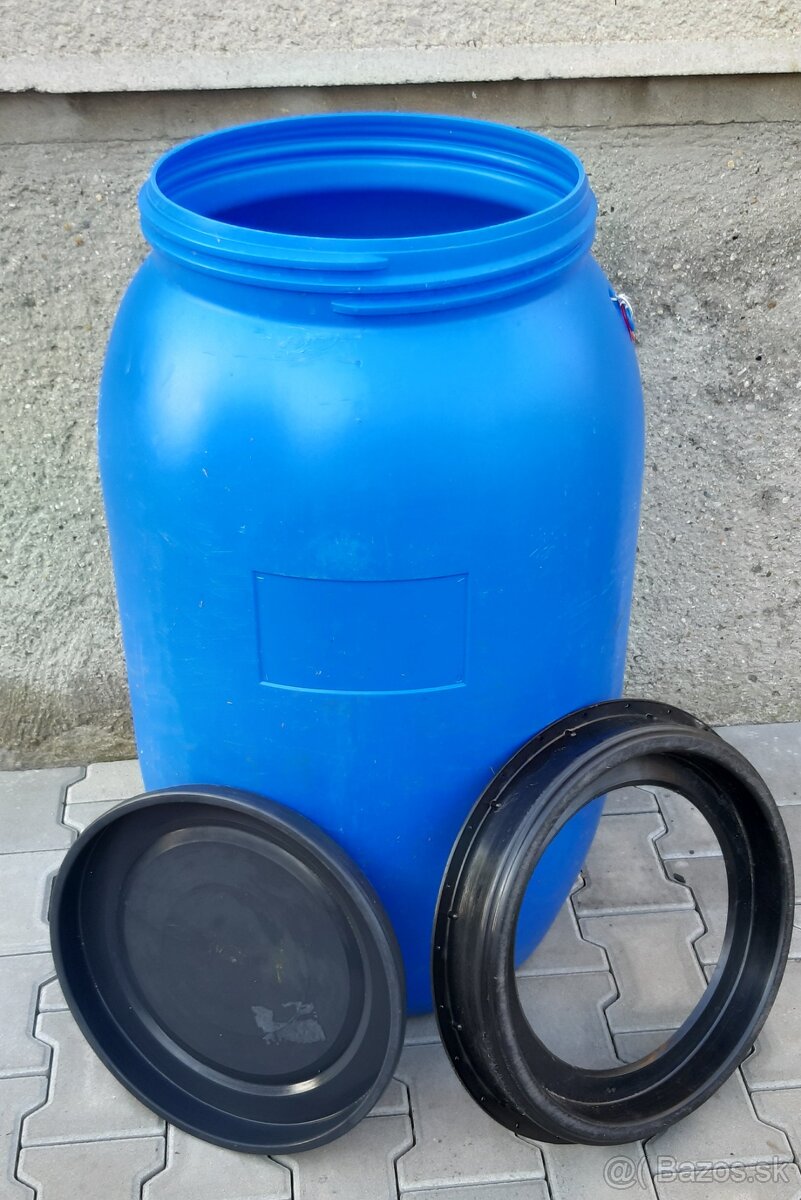 Predám plastové sudy o objeme 200 l