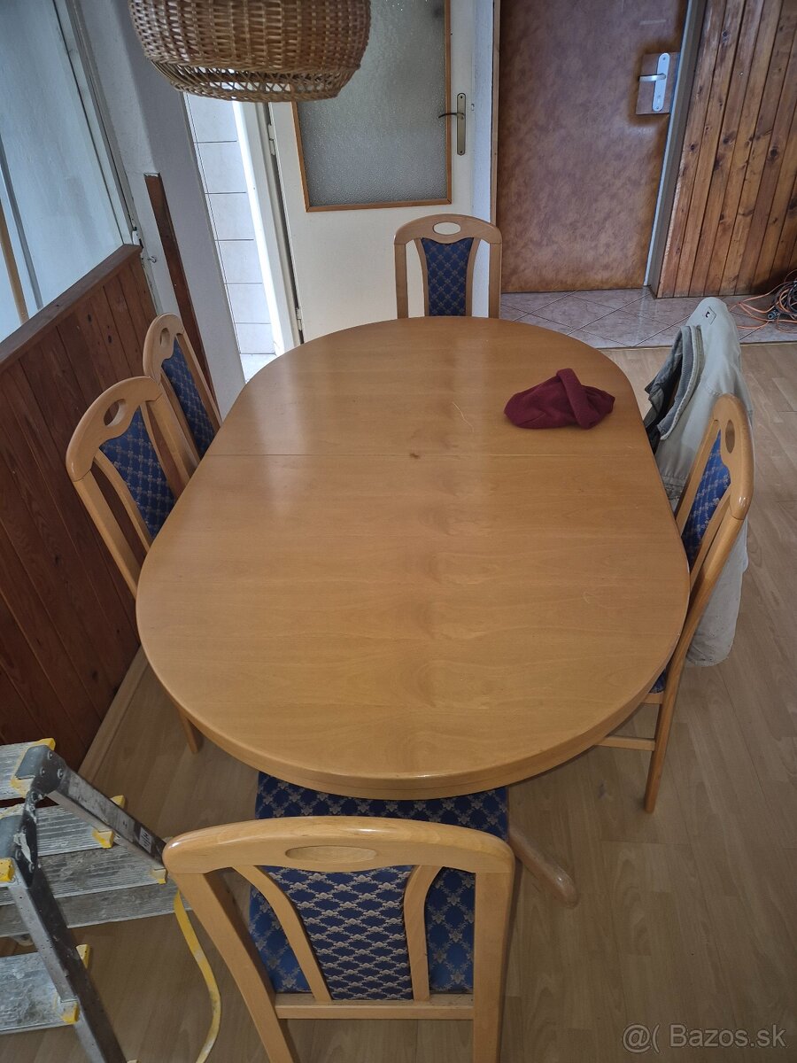 Stôl stoličky