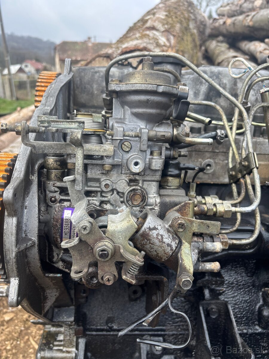 Naftové čerpadlo Pajero 2.5 td 73kw