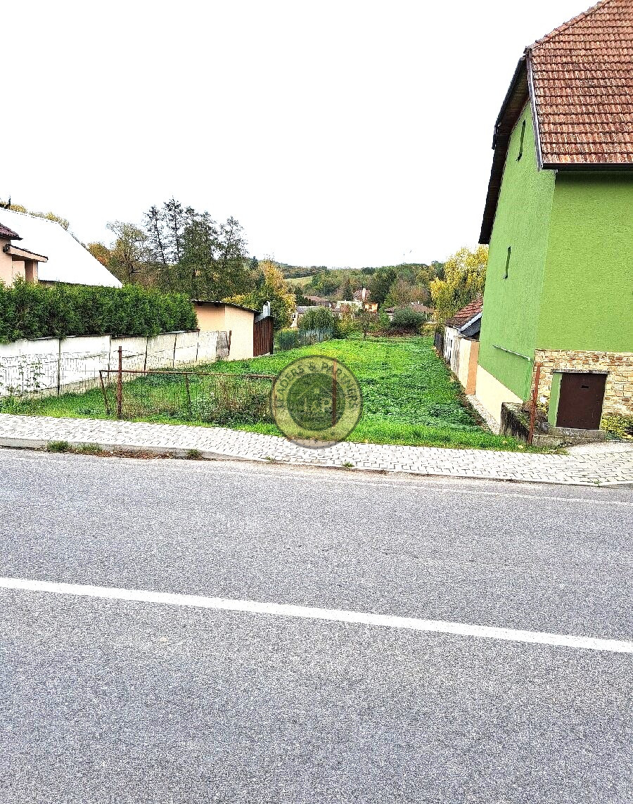 Pozemok vhodný na výstavbu RD v obci Prietrž