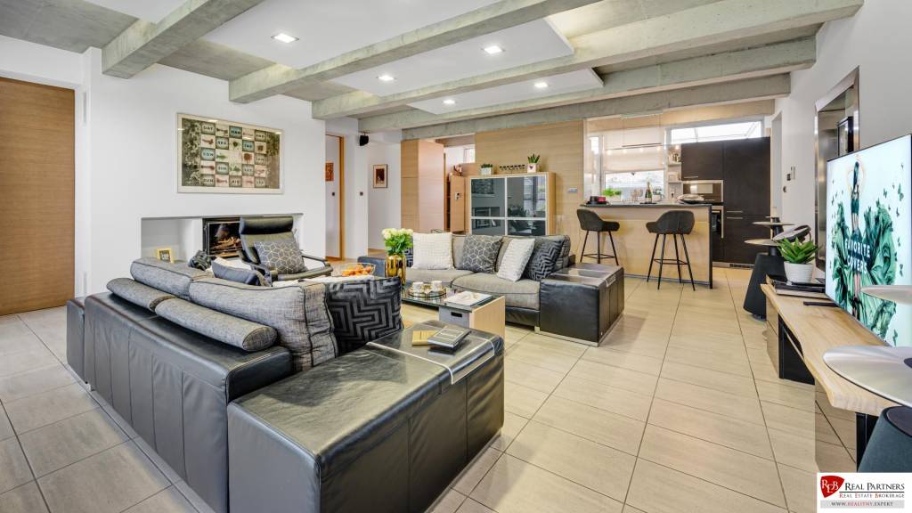 Predaj moderná 5 izbová vila, 265 m2, pozemok 953 m2, bazén,