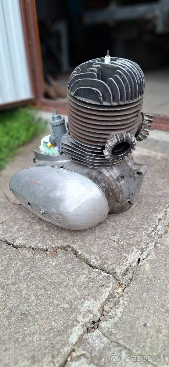 Motor jawa 250
