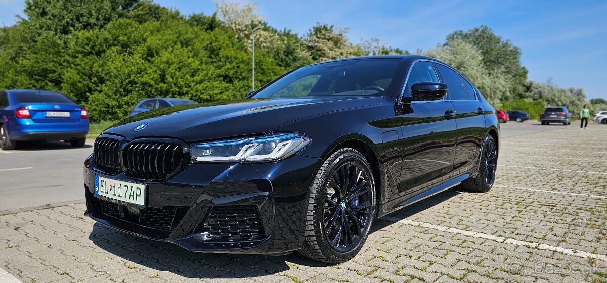 BMW 545e 2022