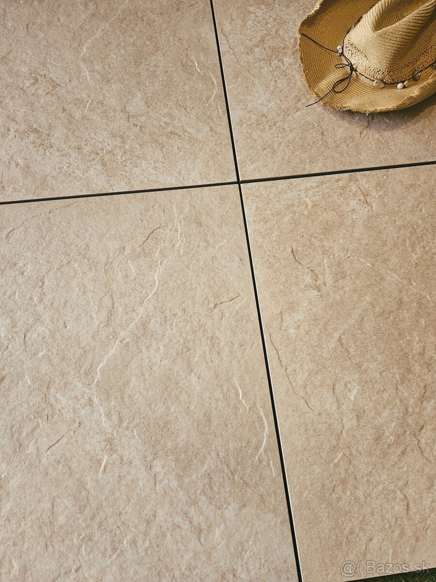 Dlažba uloženie aj bez lepenia hruba 2cm 60x60 ako pieskovec