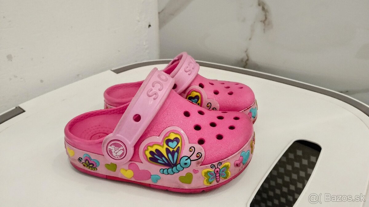 Predám detské dievčenske CROCS 7€