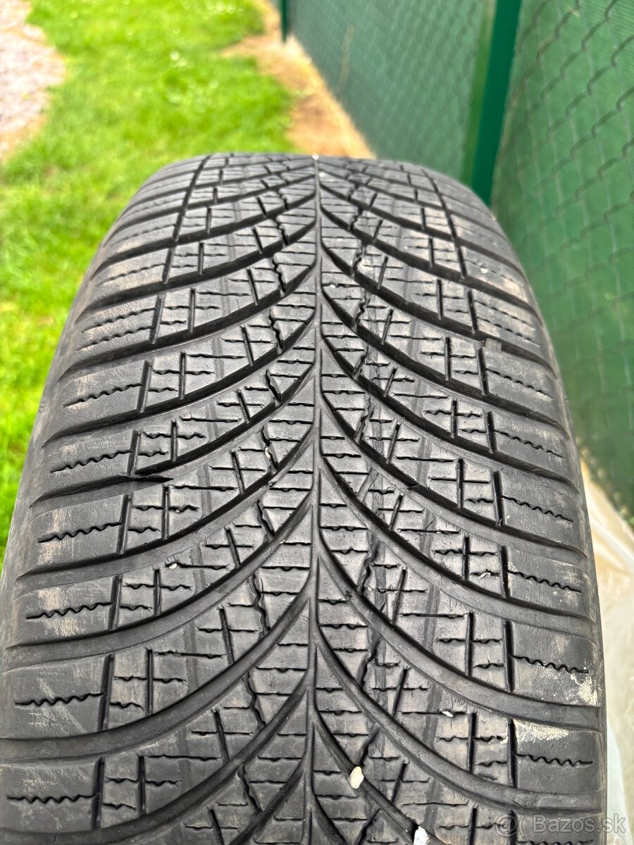 215/60 R17 celoročne
