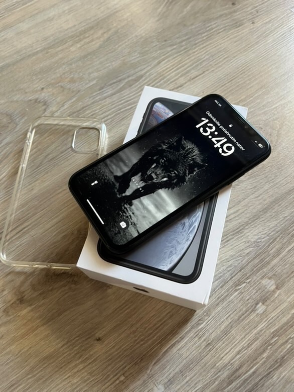 ✅ Apple iPhone XR 64GB
