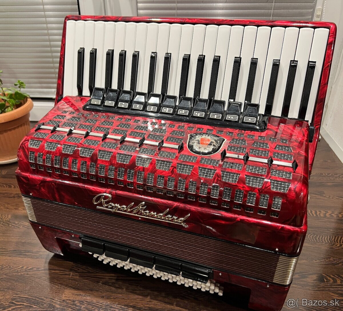 Akordeon Weltmeister /Royal Standard/ Meteor 96 basovy