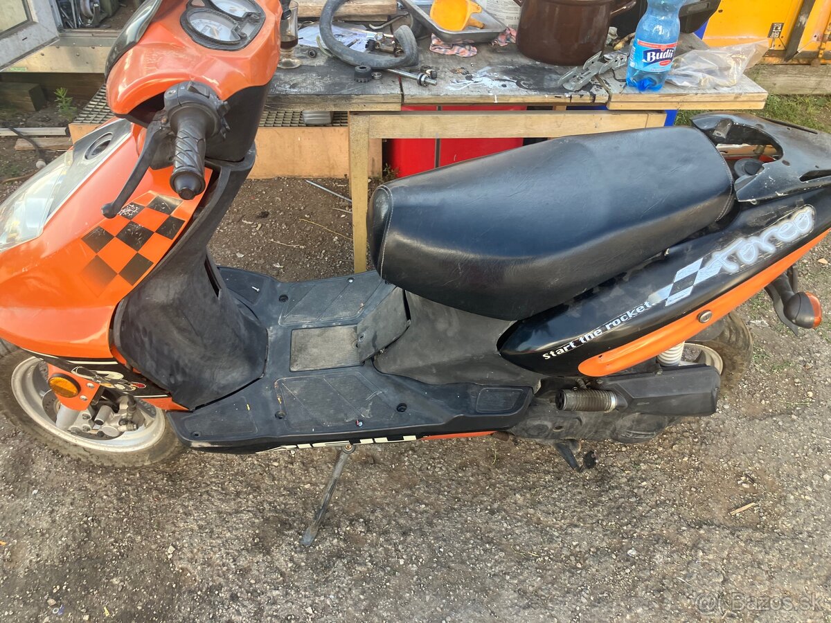Predám Skuter čínsky rieju 1600 km