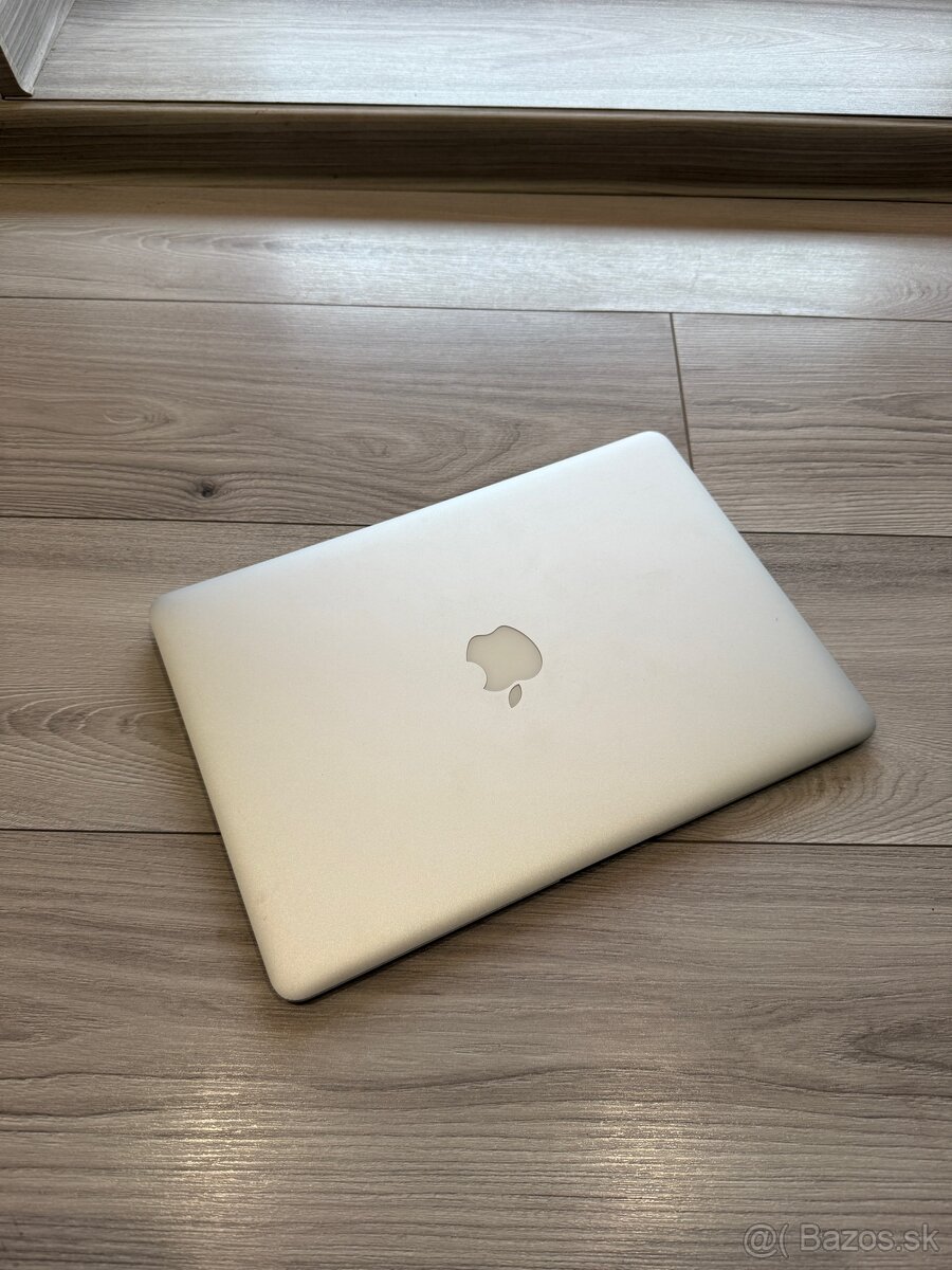 Apple MacBook Air 13” (Early 2015)