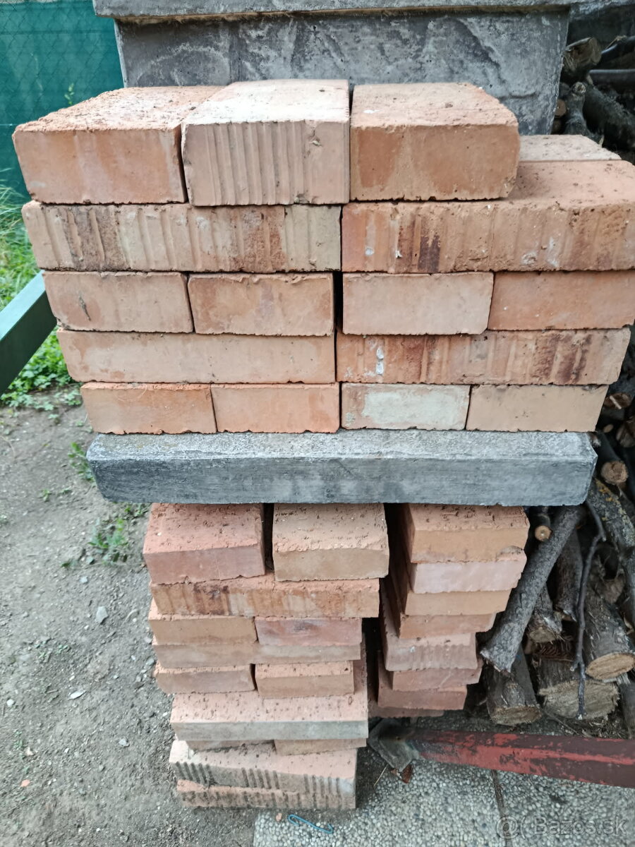 Zachovalé klasické tehly