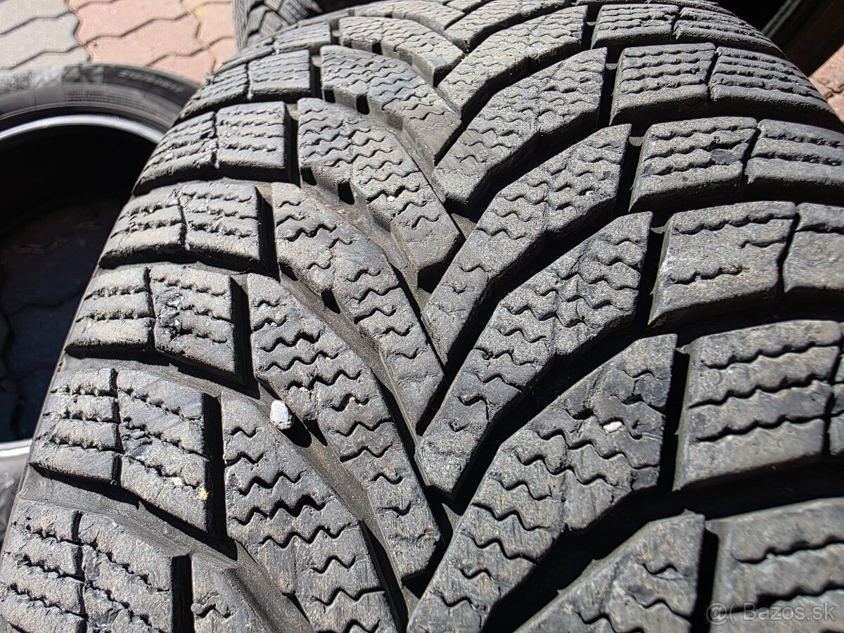 215/60 R17