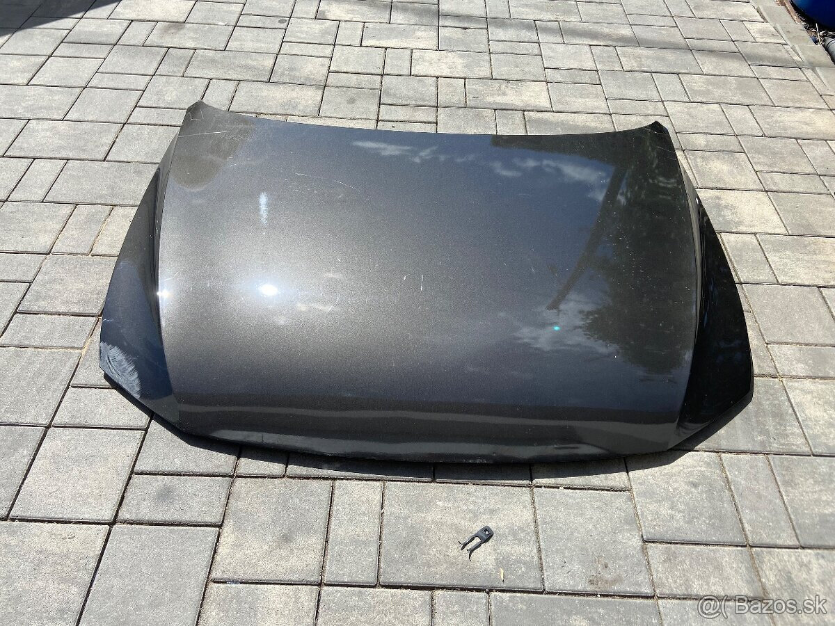 Passat B8 Kapota